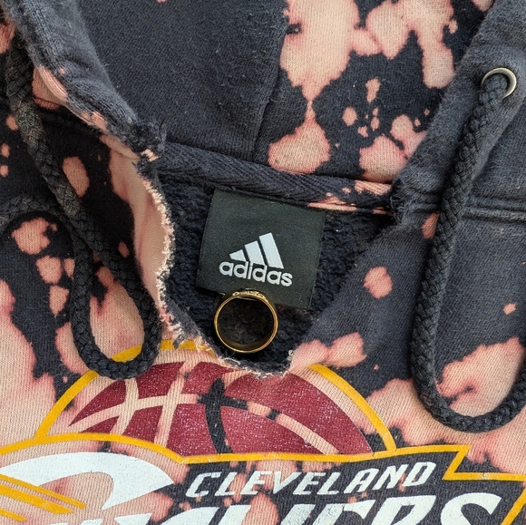 🚨 Cleveland Cavs Bleached Hoodie (2X) - Picture 4 of 7